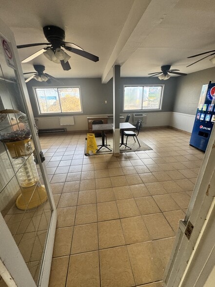 More Photos Of 1300 W Russell St, Sioux Falls Hotel For Sale