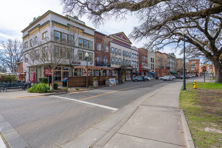 More Photos Of 220 Windsor River Rd, Windsor Apartments For Sale