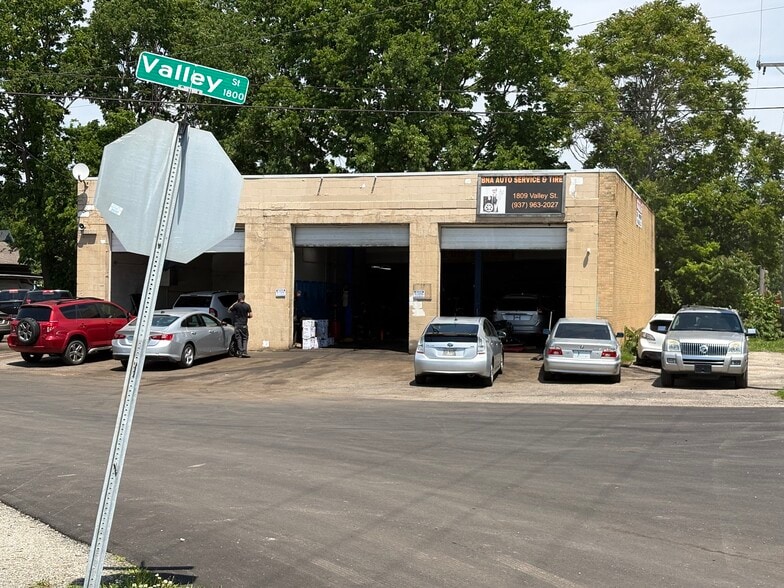 Primary Photo Of 1809 Valley St, Dayton Auto Repair For Sale