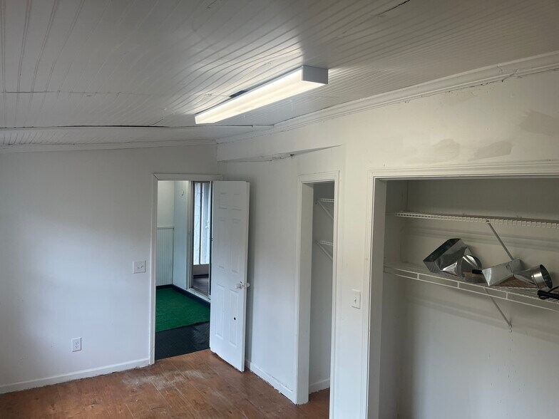 More Photos Of 2230 Palm St, Canton Freestanding For Sale