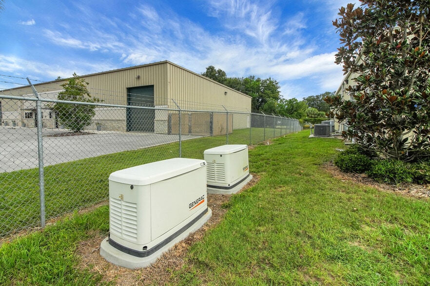 More Photos Of 1818 Greenleaf Ln, Leesburg Warehouse For Sale