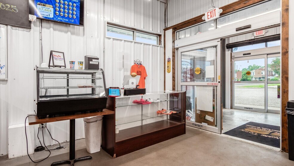 More Photos Of 34 Potters Ln, Roseville Restaurant For Sale