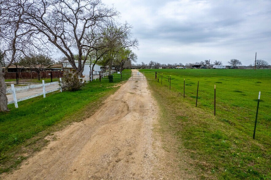 More Photos Of 10709 US Highway 87 N, Adkins Land For Sale