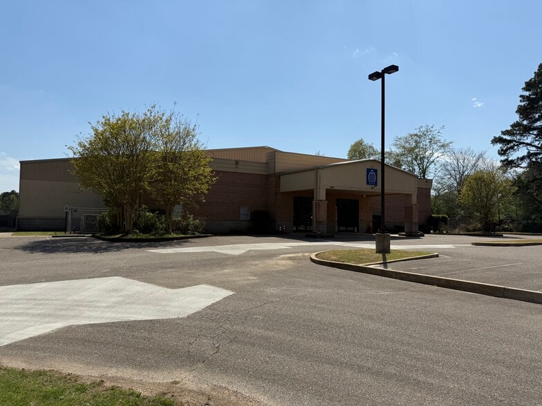More Photos Of 8963 E Shelby Dr, Memphis Religious Facility For Sale