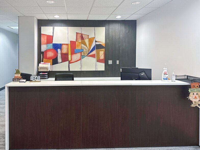 More Photos Of 651 Holiday Dr, Pittsburgh Coworking Space