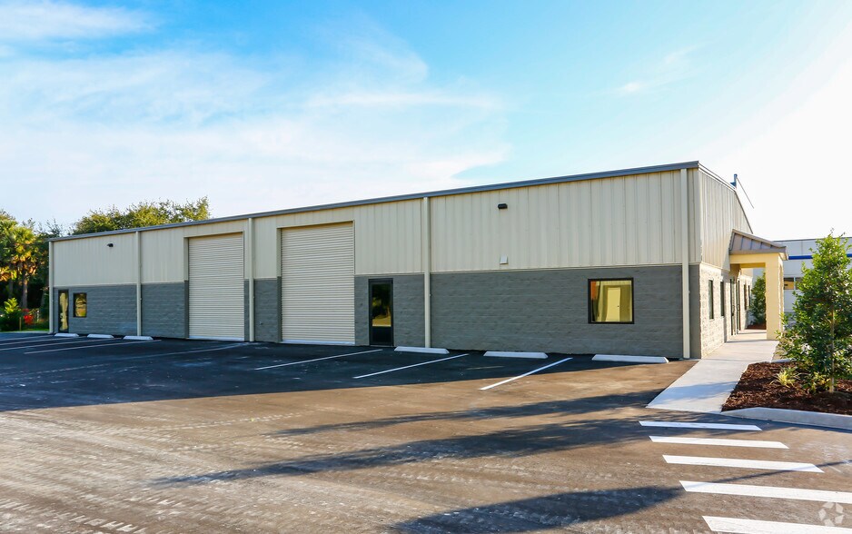 More Photos Of 400 Gordon St, Sanford Flex For Lease