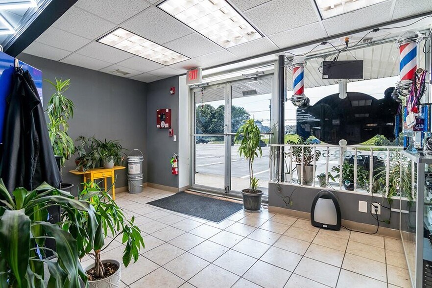 More Photos Of 7440-7456 Post Rd, North Kingstown Storefront Retail Office For Sale