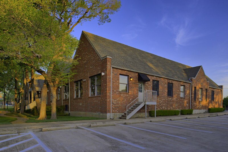 More Photos Of 230 N Park Blvd, Grapevine Medical For Lease