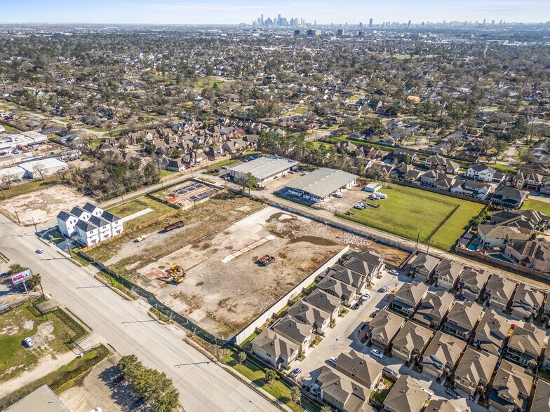 More Photos Of 3919 Pinemont Dr, Houston Land For Sale