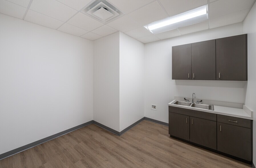 More Photos Of 2280 Lane Ave N, Jacksonville Unknown For Lease
