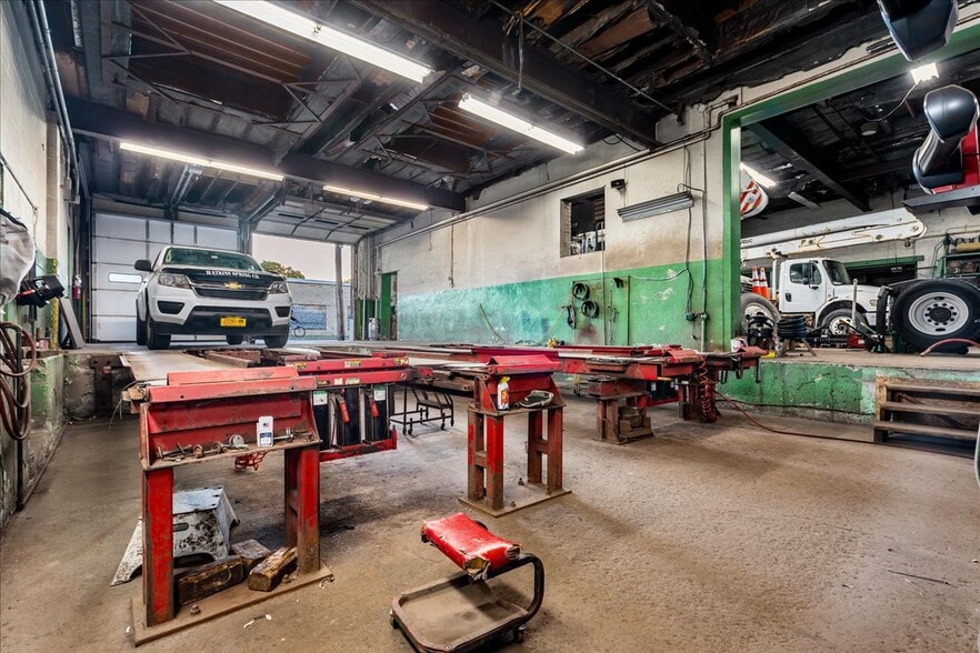 More Photos Of 368 Central Ave, Albany Auto Repair For Sale