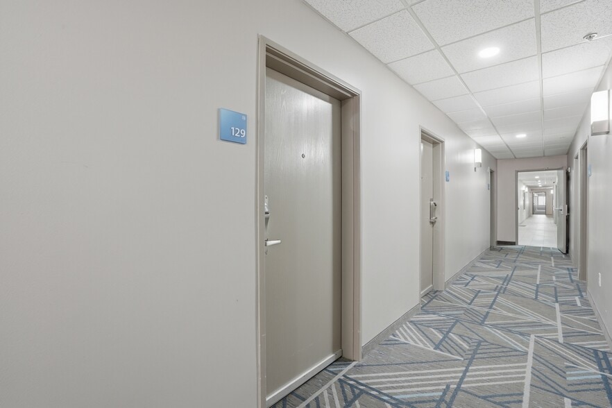 More Photos Of 10680 S Auto Mall Dr, Sandy Hotel For Sale