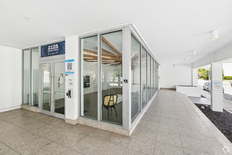 More Photos Of 2125 Biscayne Blvd, Miami Coworking Space