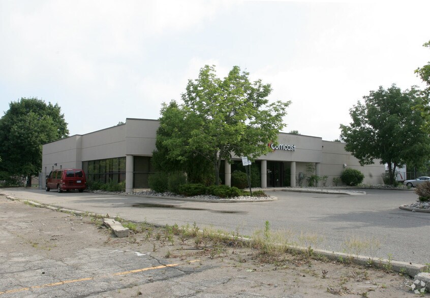 More Photos Of 1070 Trowbridge Rd, East Lansing Office For Lease