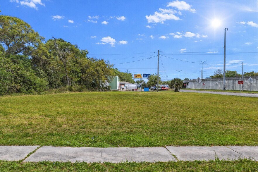 More Photos Of 0 10th Street, Jacksonville Land For Sale