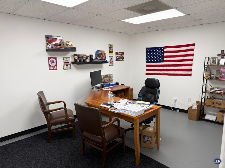 More Photos Of 550 Gus Hipp Blvd, Rockledge Showroom For Lease