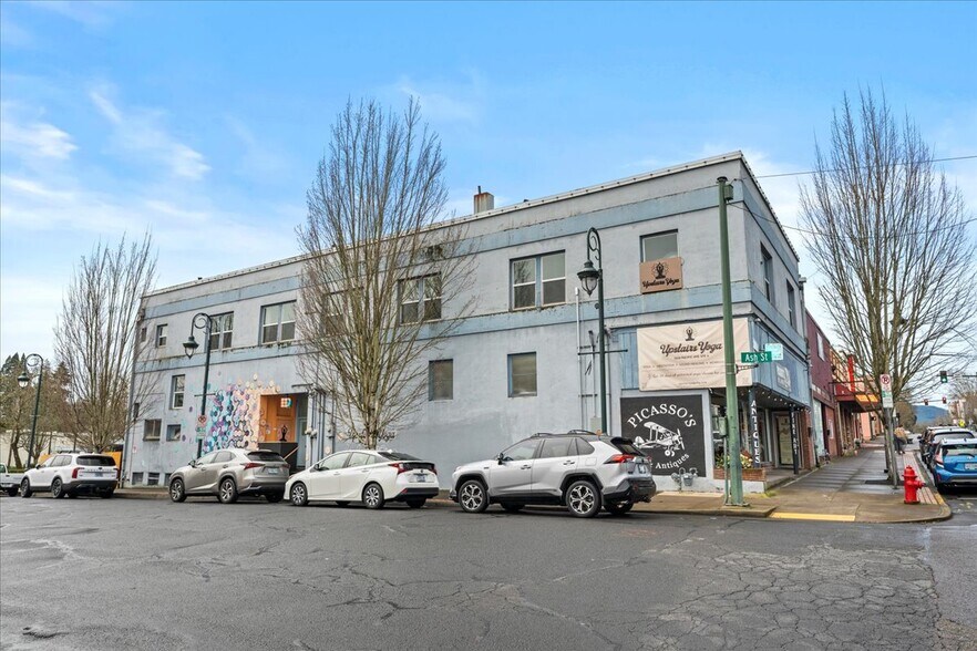 More Photos Of 2038 Pacific Ave, Forest Grove Storefront Retail Office For Sale