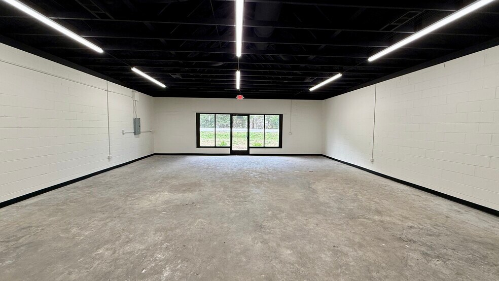 More Photos Of 1638 Chapin Road rd, Chapin Freestanding For Lease