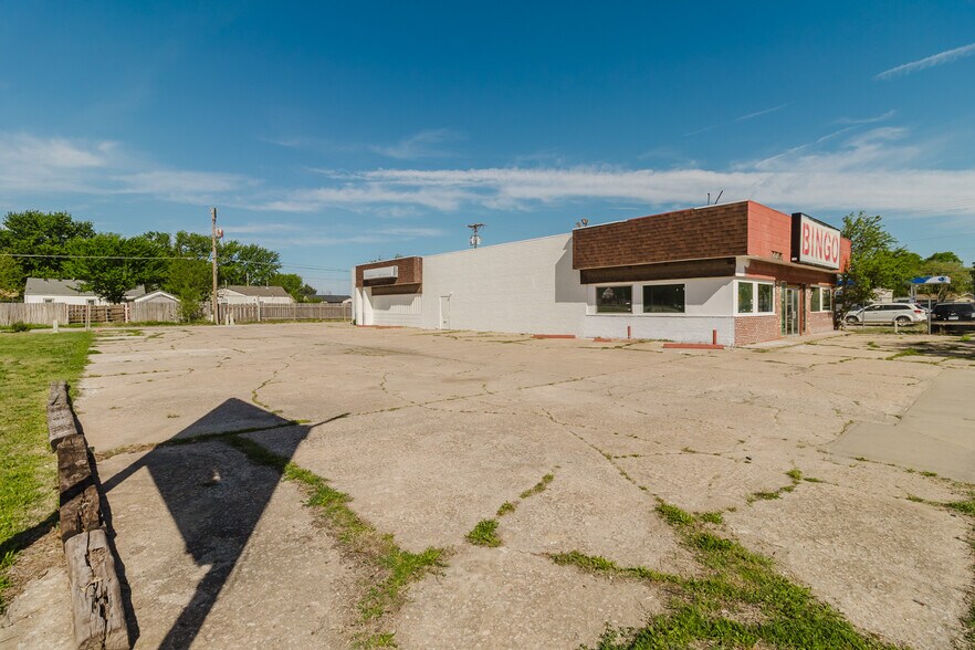 More Photos Of 1015 S Meridian Ave, Wichita Auto Repair For Sale
