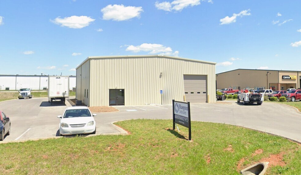 More Photos Of 260 Scotty's Way, Bowling Green Warehouse For Lease