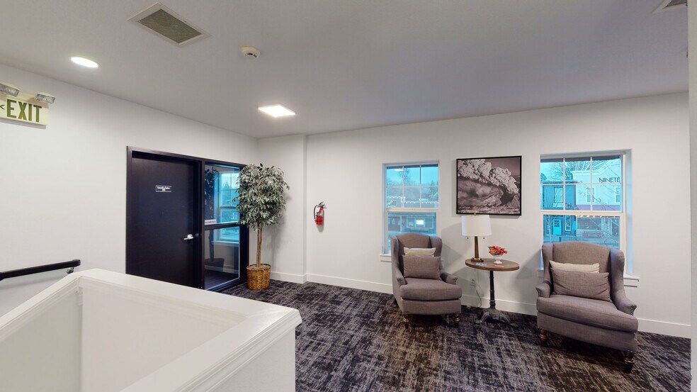 More Photos Of 1880 Willamette Falls Dr, West Linn Storefront Retail Office For Lease