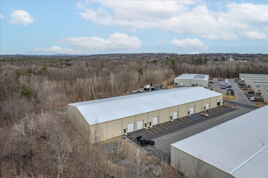 More Photos Of 25 Wood Road, Round Lake Distribution For Lease