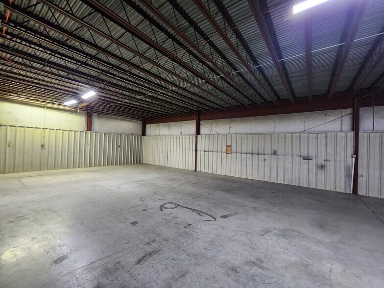 More Photos Of 444 Railroad Ave, Camp Hill Warehouse For Lease