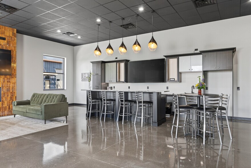 More Photos Of 7040 Kaeding Ln NE, Albertville Industrial For Sale
