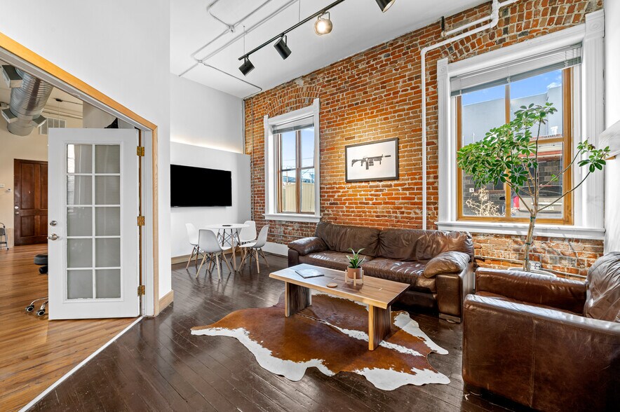 More Photos Of 2031-2033 Curtis St, Denver Apartments For Lease