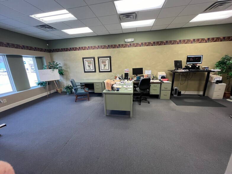 More Photos Of 311 S Broadway St, Pittsburg Office For Lease