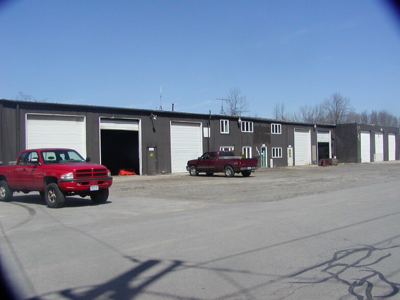 Primary Photo Of 5646 Maelou Dr, Hamburg Warehouse For Lease