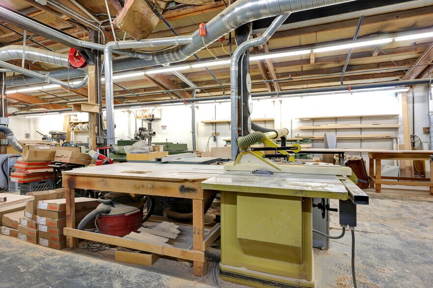 More Photos Of 1063 Beach Ave, Marysville Warehouse For Sale