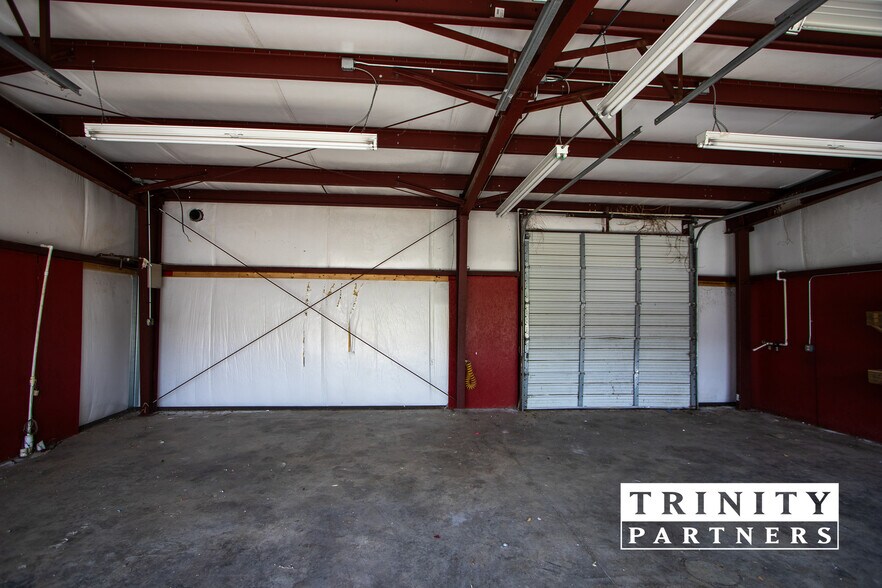 More Photos Of 3619 N Main St, Columbia Light Distribution For Sale