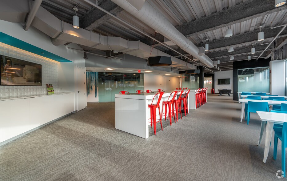 More Photos Of 200 Summit Dr, Burlington Office For Lease