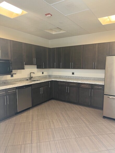 More Photos Of 909 Ridgebrook Rd, Sparks Medical For Sale