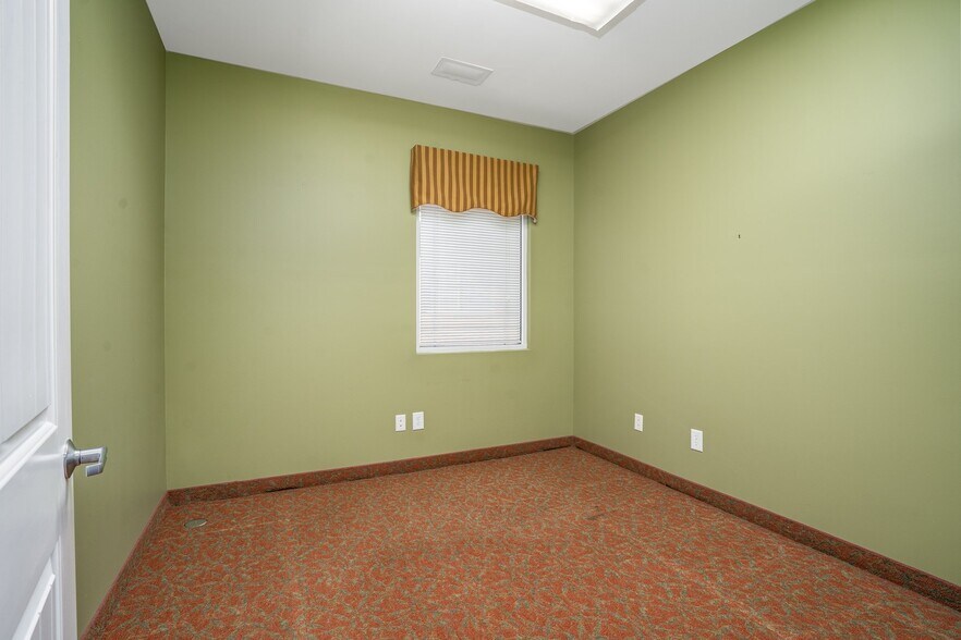 More Photos Of 4025 Capital Dr, Rocky Mount Office For Sale