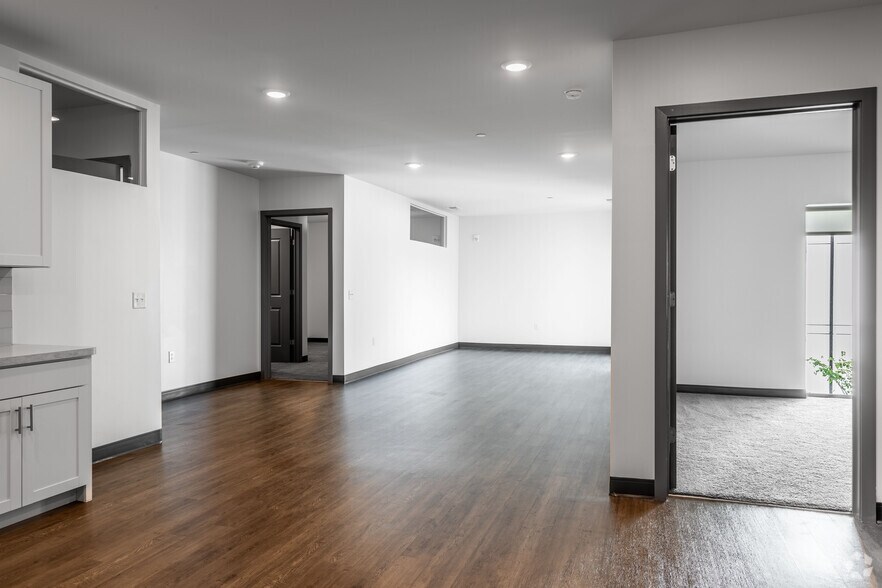 More Photos Of 366 E Broad St, Columbus Apartments For Lease