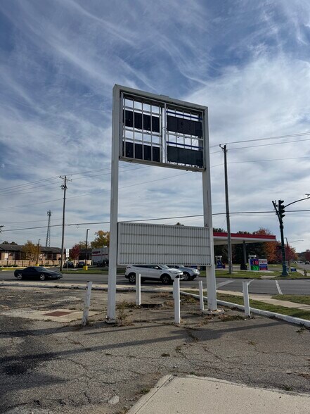 More Photos Of 290 W Hively Ave, Elkhart Convenience Store For Sale