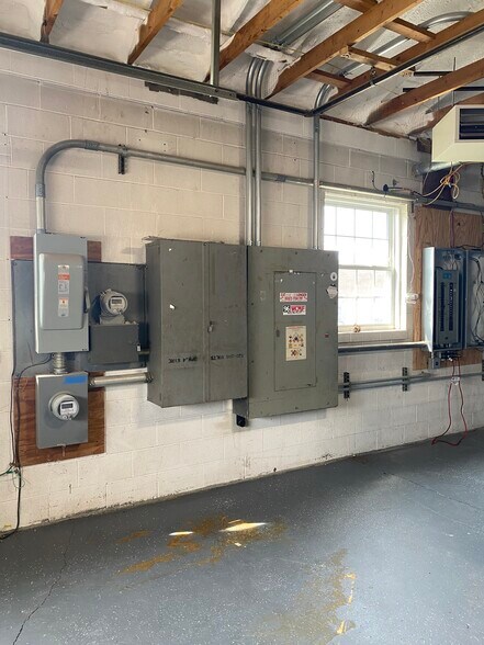 More Photos Of 1700 Hudson Ave, Rochester Office For Lease