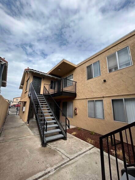 More Photos Of 2621 Highland Ave, San Diego Multifamily For Sale