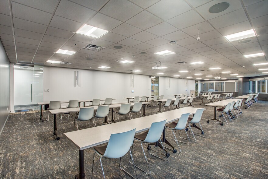 More Photos Of 5420 Lyndon B Johnson Fwy, Dallas Office For Lease