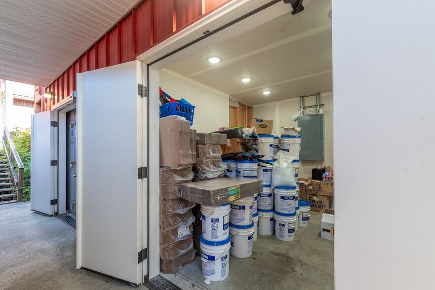 More Photos Of 7196/7198/7204 North Tongass Hwy, Ketchikan General Retail For Sale