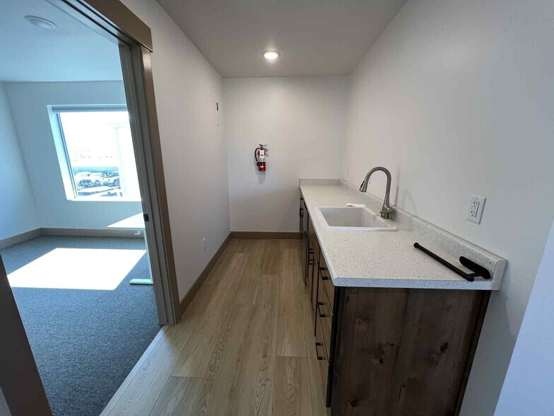 More Photos Of 3746 N Higley Rd, Ogden Showroom For Lease