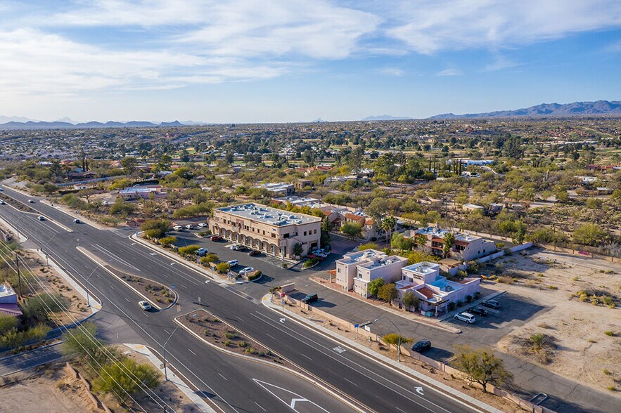More Photos Of 2292 W Magee Rd, Tucson Coworking Space