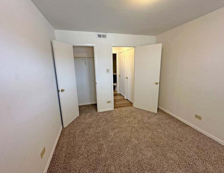 More Photos Of 13729 S Brainard Ave, Chicago Apartments For Sale