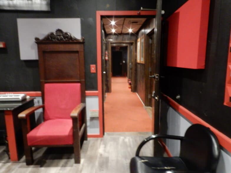 More Photos Of 105 Wood Ave, Bridgeport Light Manufacturing For Sale