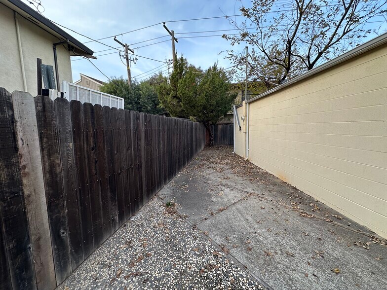 More Photos Of 834 Cathedral ct, Sacramento Land For Sale