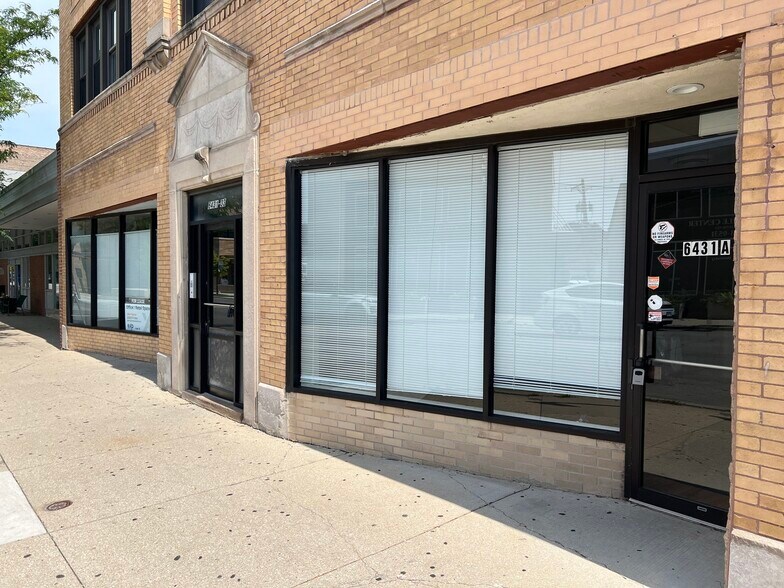 More Photos Of 6431-6433 N California Ave, Chicago Apartments For Lease