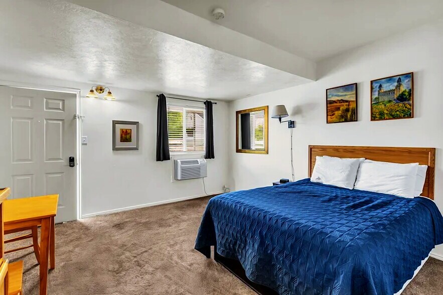 More Photos Of 260 E 400 N, Manti Hotel For Sale