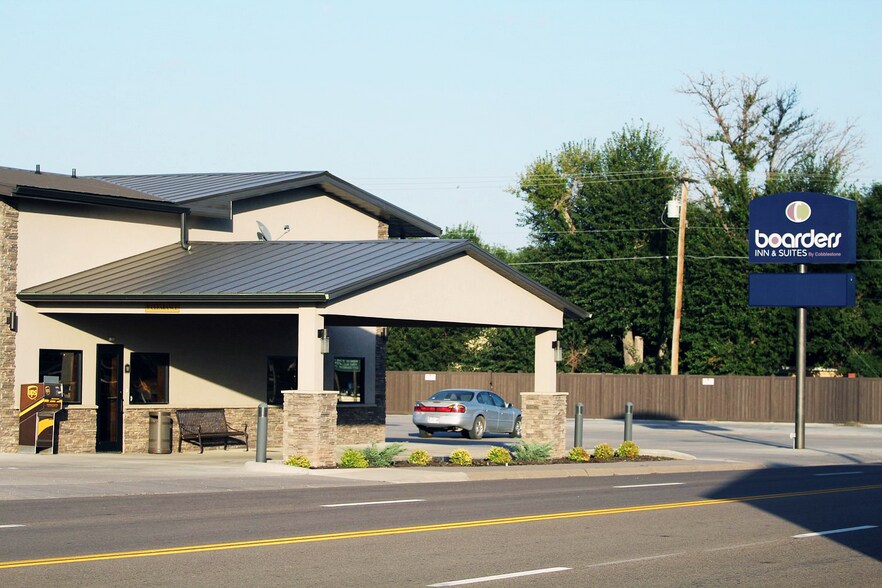 Primary Photo Of 612 W US 50 Hwy, Syracuse Hotel For Sale